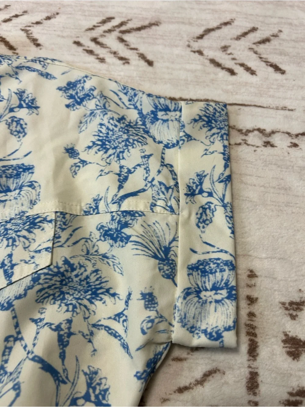 Cloud Ten NWT Blue Floral Toile Utility Romper Size Small  Coastal Resort